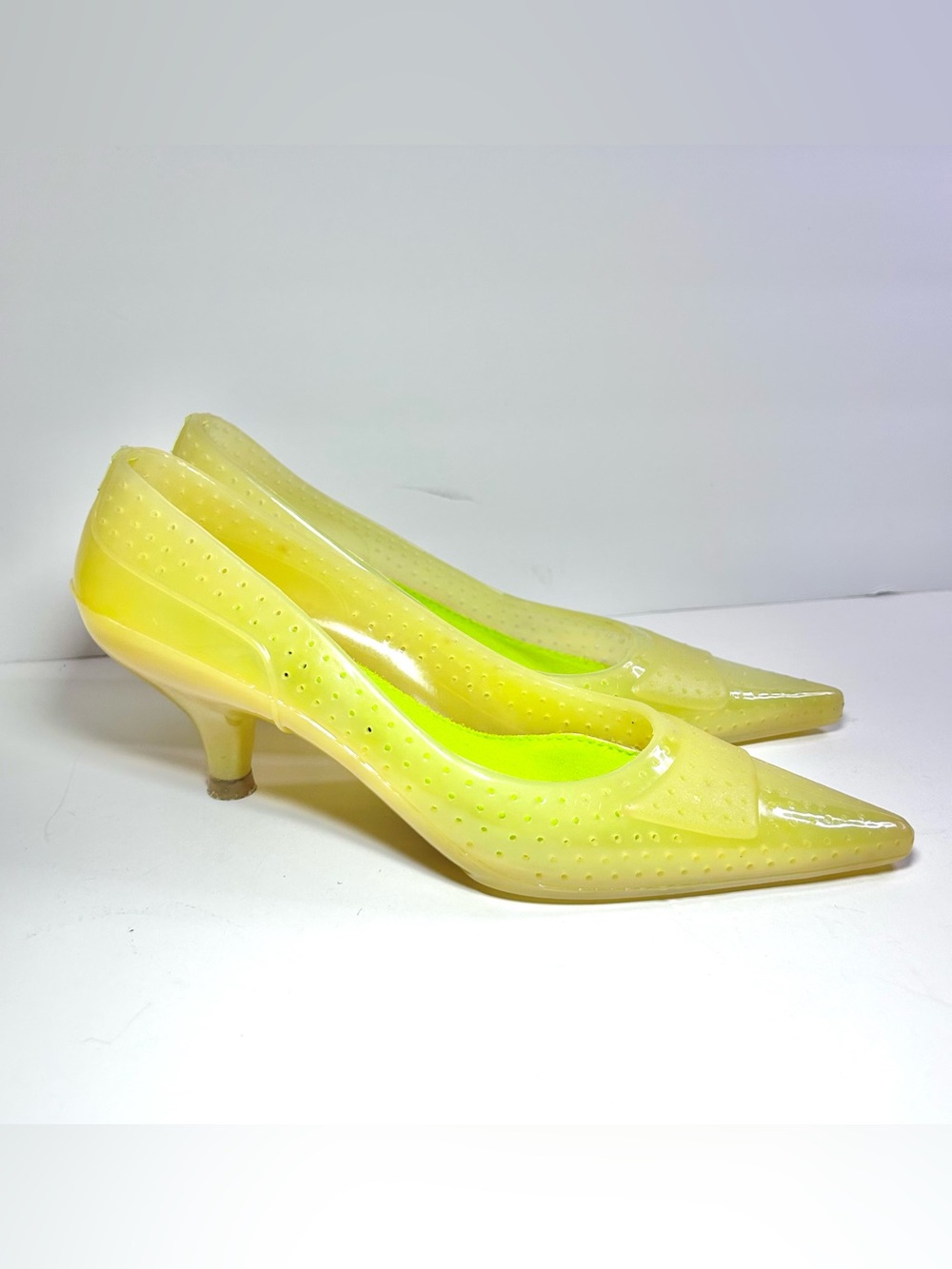 Y2K Playboy Jellin Lime Yellow Women’s 7 Pointed Toe Kitten Heels